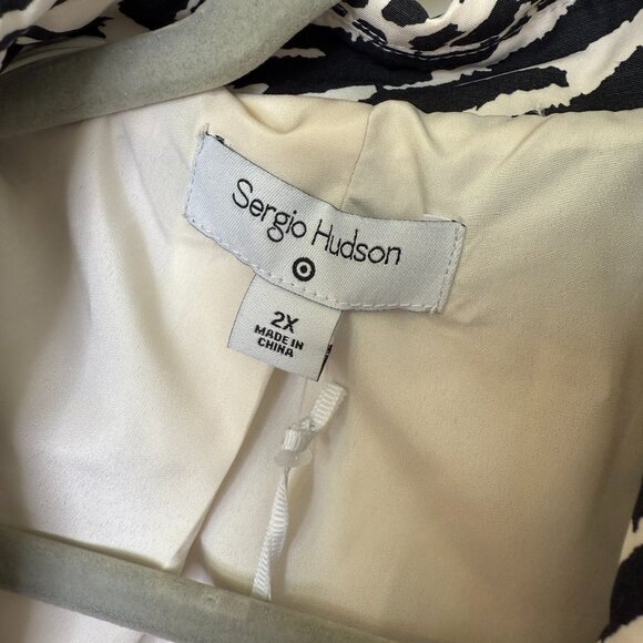 Black and white trench coat - Picture 3 of 7